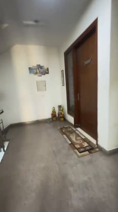 Room For Students In Karol Bagh