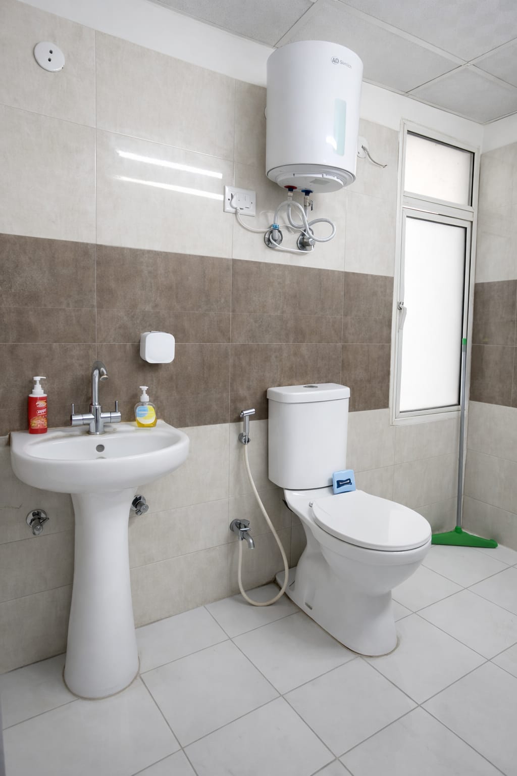 Flat For Rent In Wazir Nagar Defence Colony
