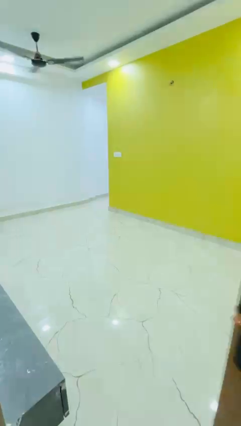 Flat For Sale In Sannaiyat Lines Delhi Cantonment