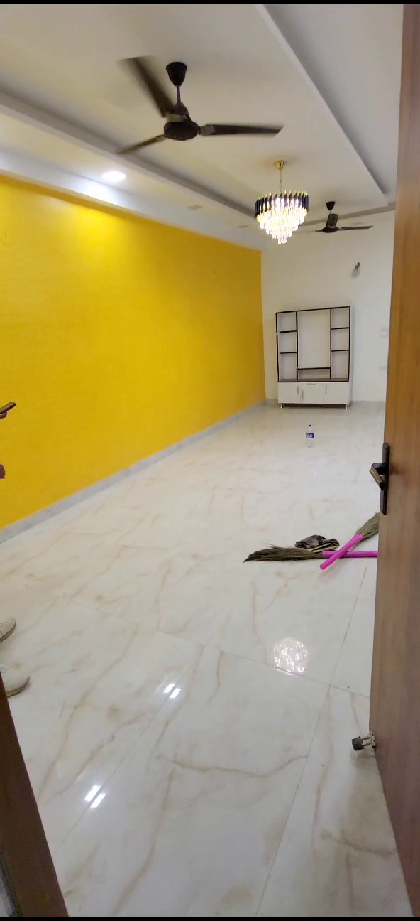 Flat For Sale In Sannaiyat Lines Delhi Cantonment
